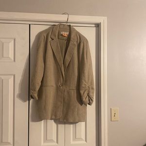 100% linen Michael Kors 3/4 sleeve blazer with ruched sleeve